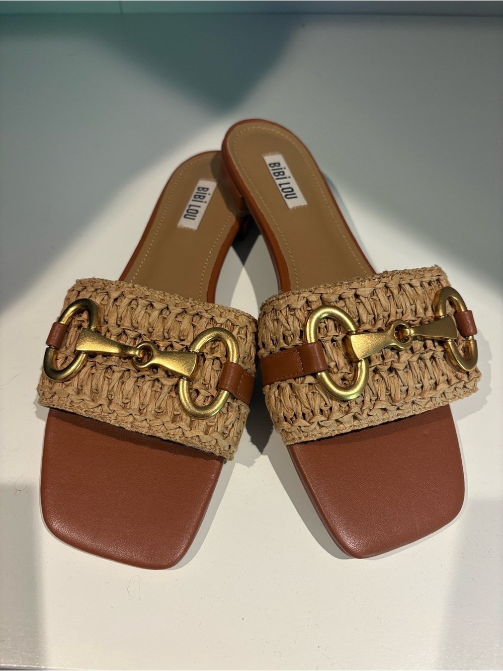 BNWOT Bibi Lou Tan Raffia Slide Mules with gold snaffle